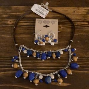 Necklace & earrings NEW Blue with little wooden accent